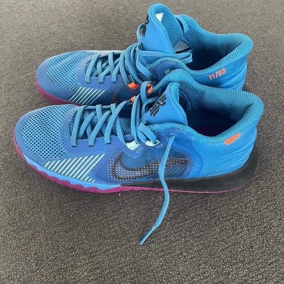 Nike Kyrie Flytrap 5 Grade School - Picture 3 of 5